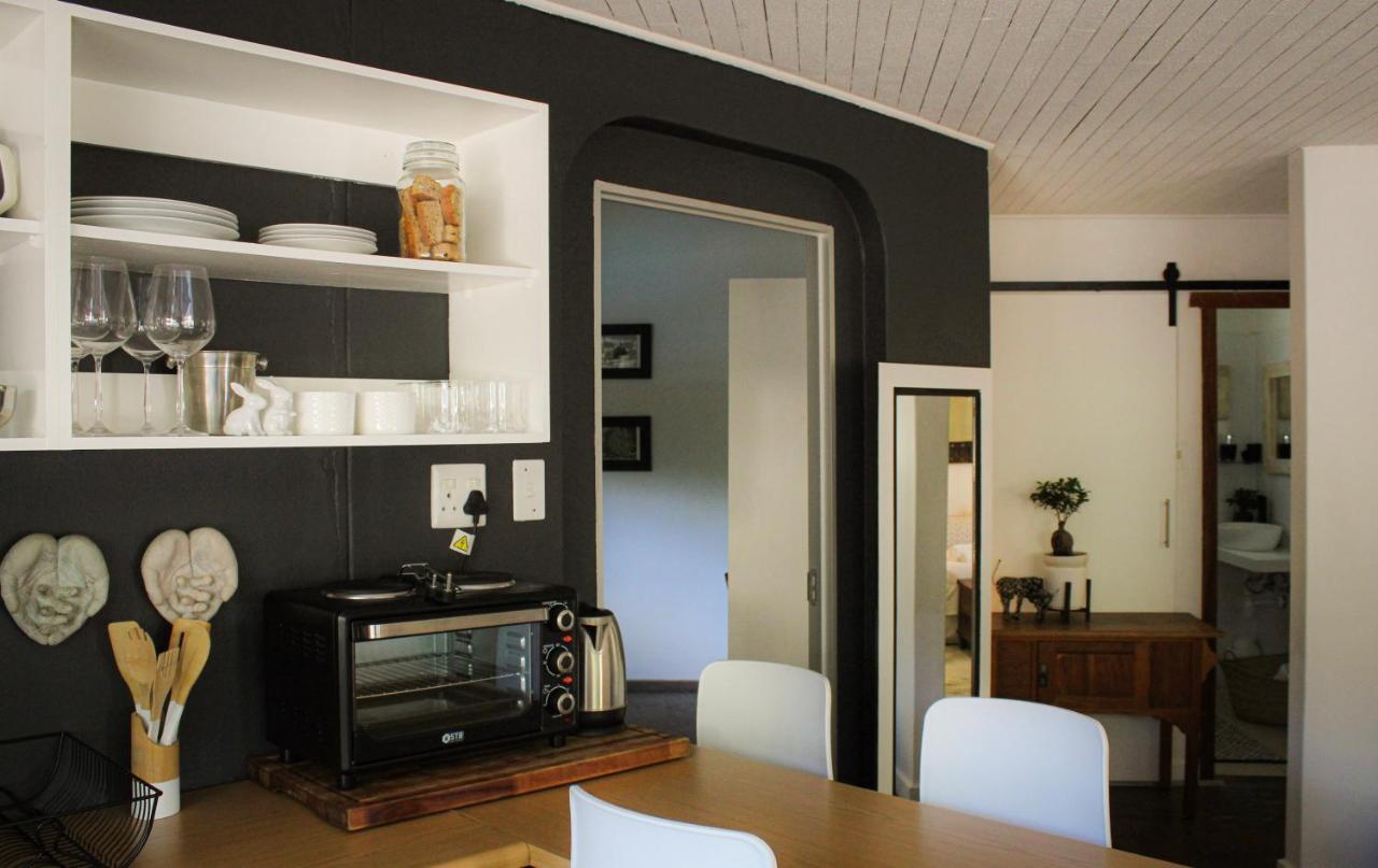 Alluring Self Catering 2 Bedroom Villa At Bokmakierie Villas Windhoek Exterior foto
