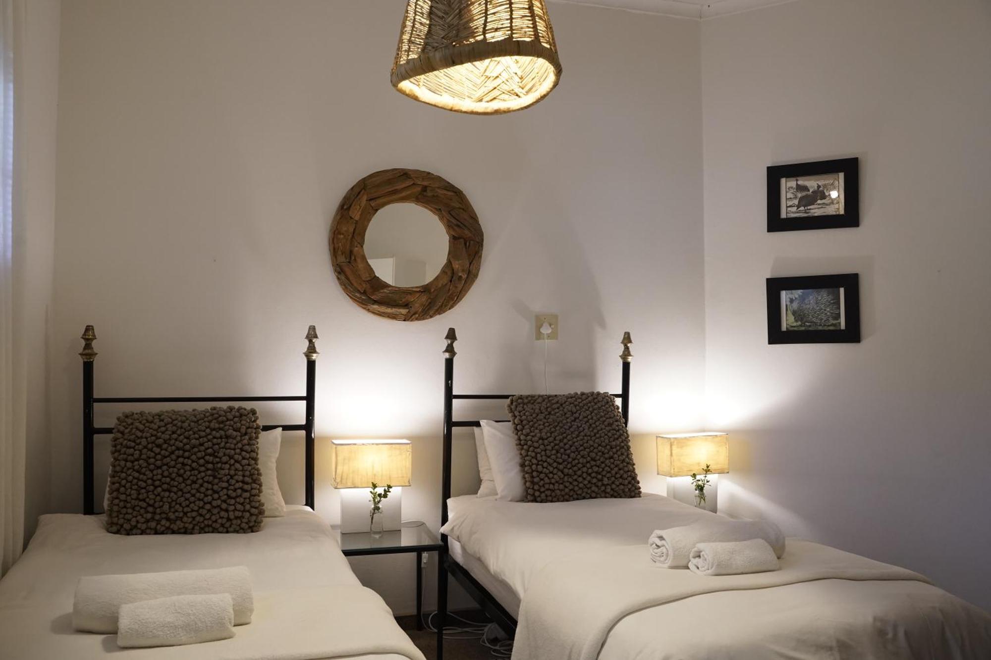 Alluring Self Catering 2 Bedroom Villa At Bokmakierie Villas Windhoek Exterior foto